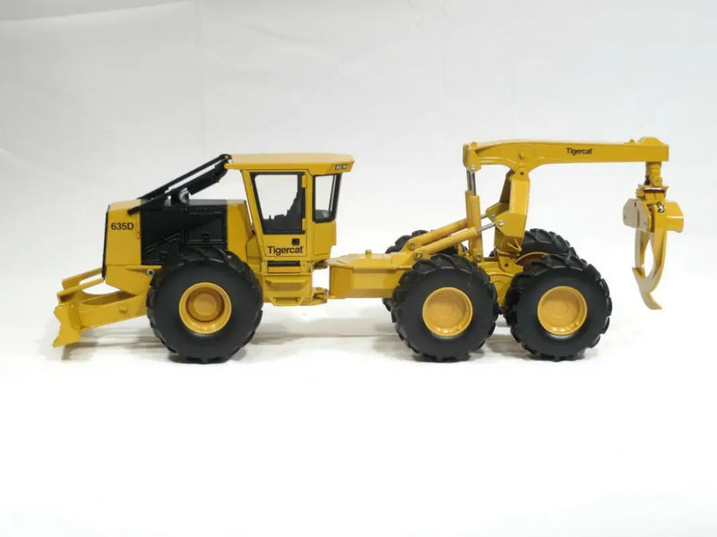 Chargez l&#39;image dans la visionneuse de la galerie, TIGERCAT - 1/32 - 635D SKIDDER - DIECAST | SCALE | FORESTRY
