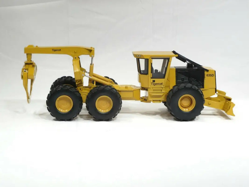 Chargez l&#39;image dans la visionneuse de la galerie, TIGERCAT - 1/32 - 635D SKIDDER - DIECAST | SCALE | FORESTRY
