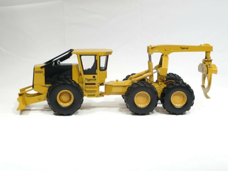 Load image into Gallery viewer, 1/32 - 635D Skidder DIECAST | SCALE FORESTRY
