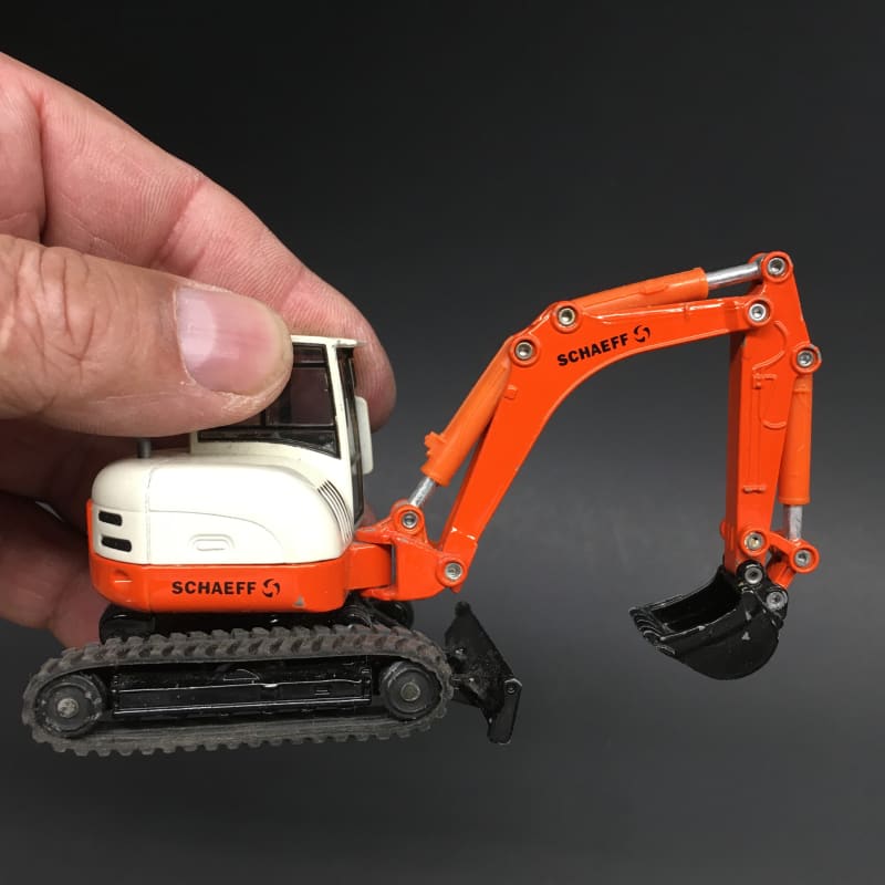 Load image into Gallery viewer, 1/50 - Engineering Excavator DIECAST | SCALE USED or REFURB
