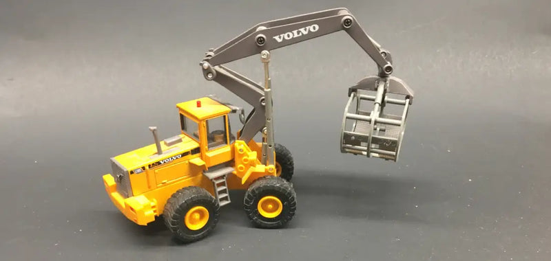 Load image into Gallery viewer, VOLVO - 1/50 - VOLVO L180C HIGH LIFT WHEEL LOADER - DIECAST
