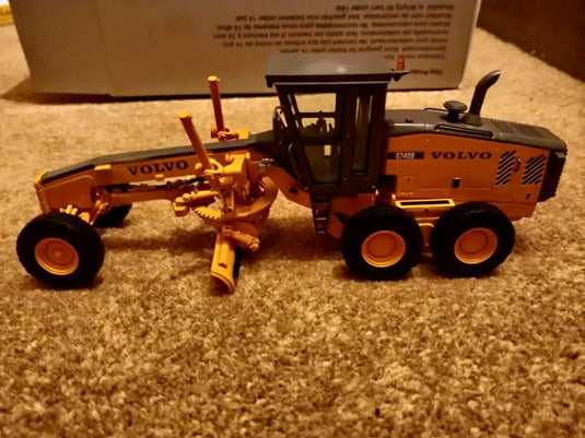 VOLVO - 1/50 - VOLVO G740B MOTOR GRADER - DIECAST | SCALE