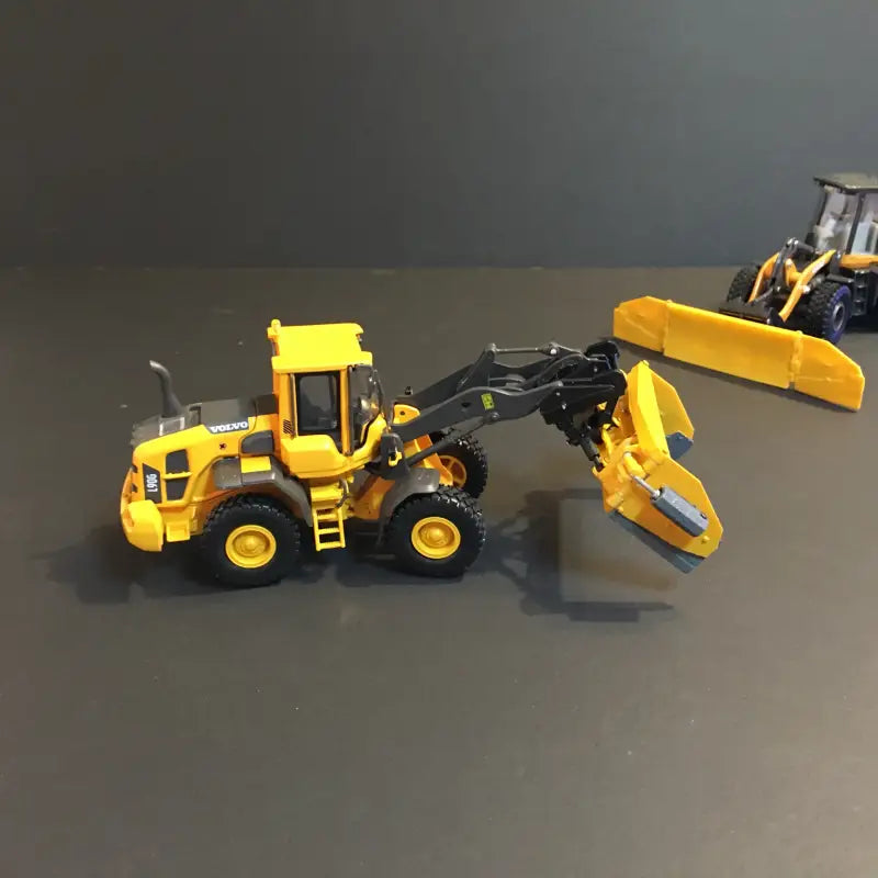 Load image into Gallery viewer, VOLVO - 1/50 - VOLVO L90 WHEEL LOADER WITH QUICK CONNECT MP
