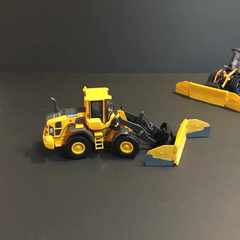 Load image into Gallery viewer, VOLVO - 1/50 - VOLVO L90 WHEEL LOADER WITH QUICK CONNECT MP
