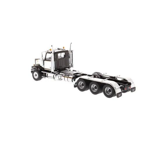 WESTERN STAR - 1/50 - 4900 SF DAY CAB TRIDEM TRACTOR BLACK