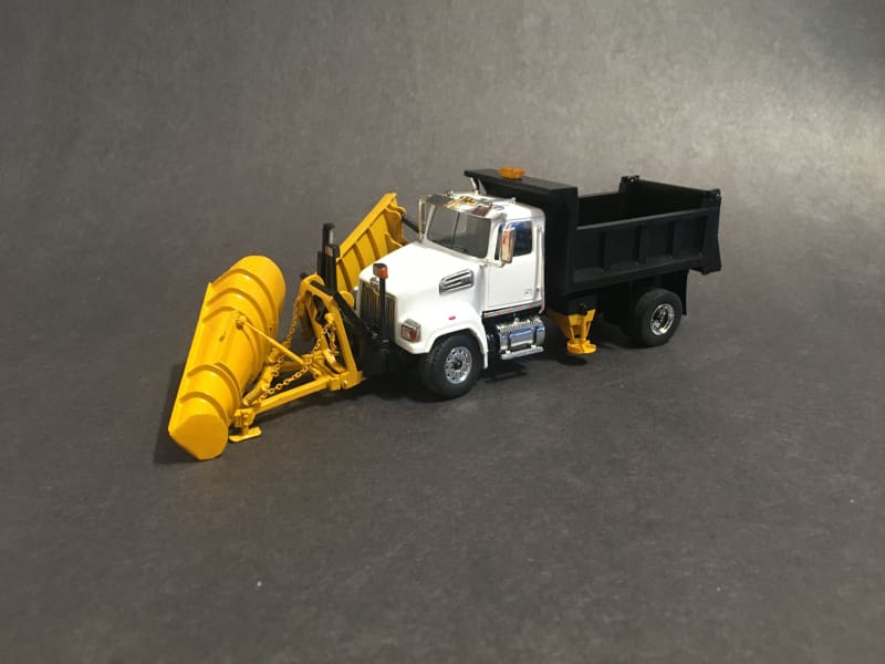 Chargez l&#39;image dans la visionneuse de la galerie, 1/50 - Western Star 4700 (WHITE) 6 Wheels Dump Truck Snow
